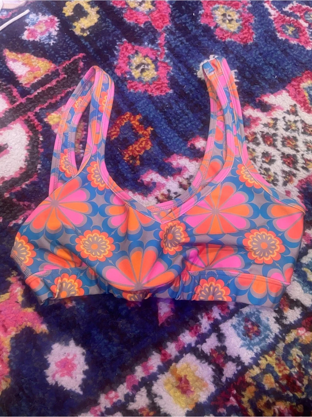 Beyond Yoga Bold Floral Set ~ Shorts and Sports Bra - Picture 2 of 4